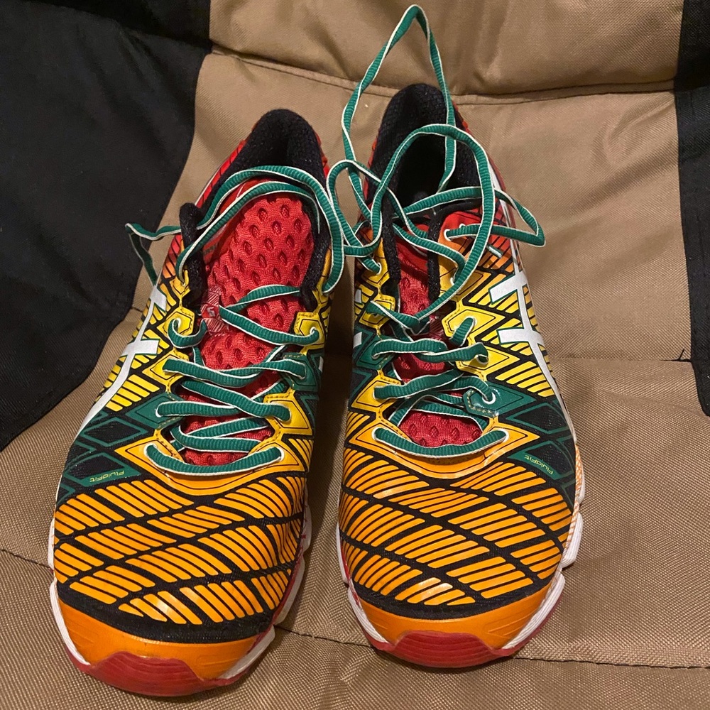 Used good condition Men’s ASICS  Size 11